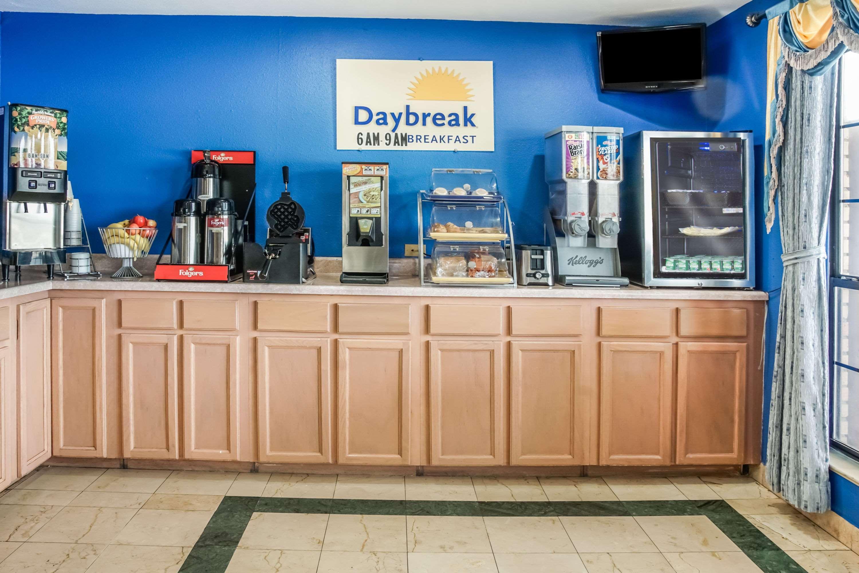 Days Inn By Wyndham Bastrop Exterior foto