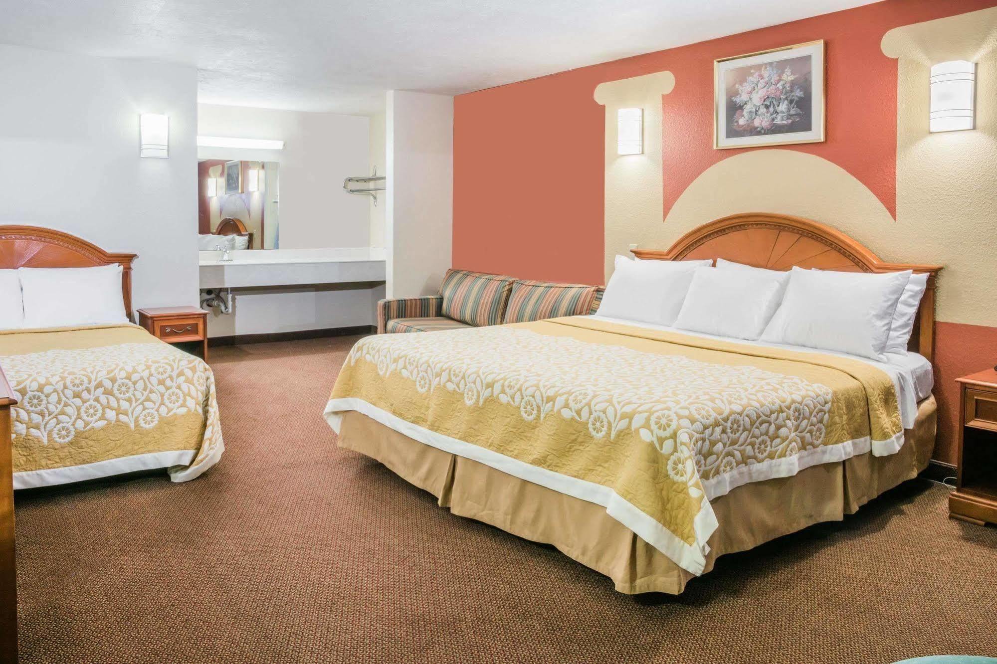 Days Inn By Wyndham Bastrop Exterior foto